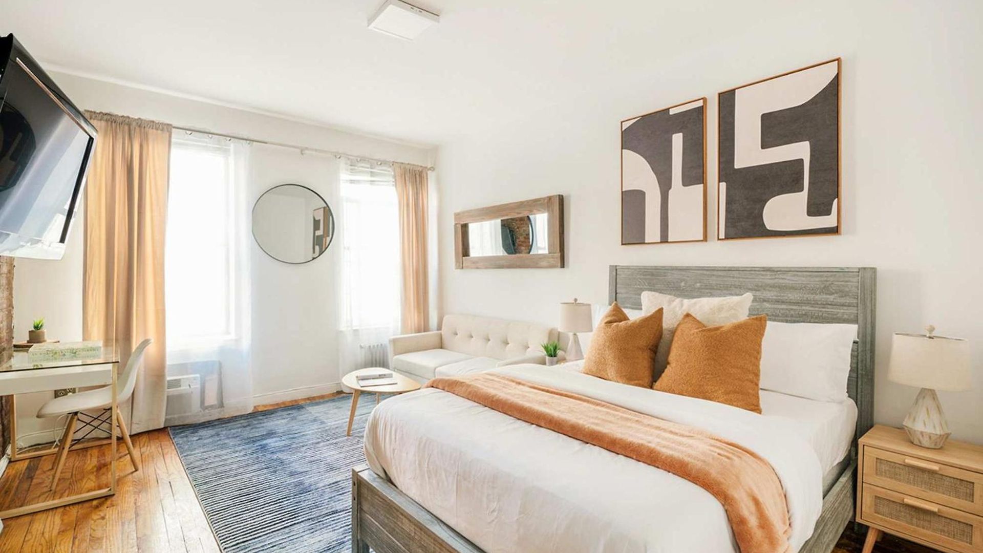 26-3a Gramercy W D Outdoor Courtyard Apartment