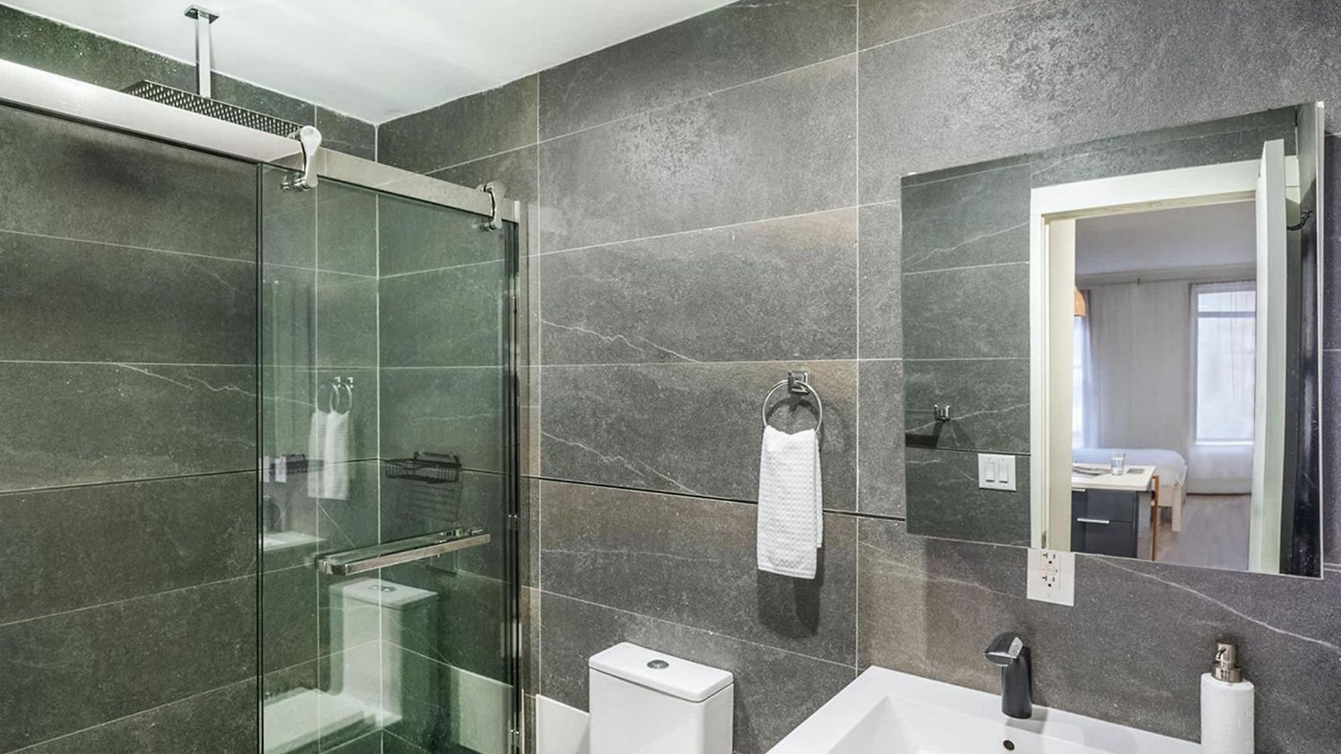1597-2 Luxury Upper East Side W&d New York