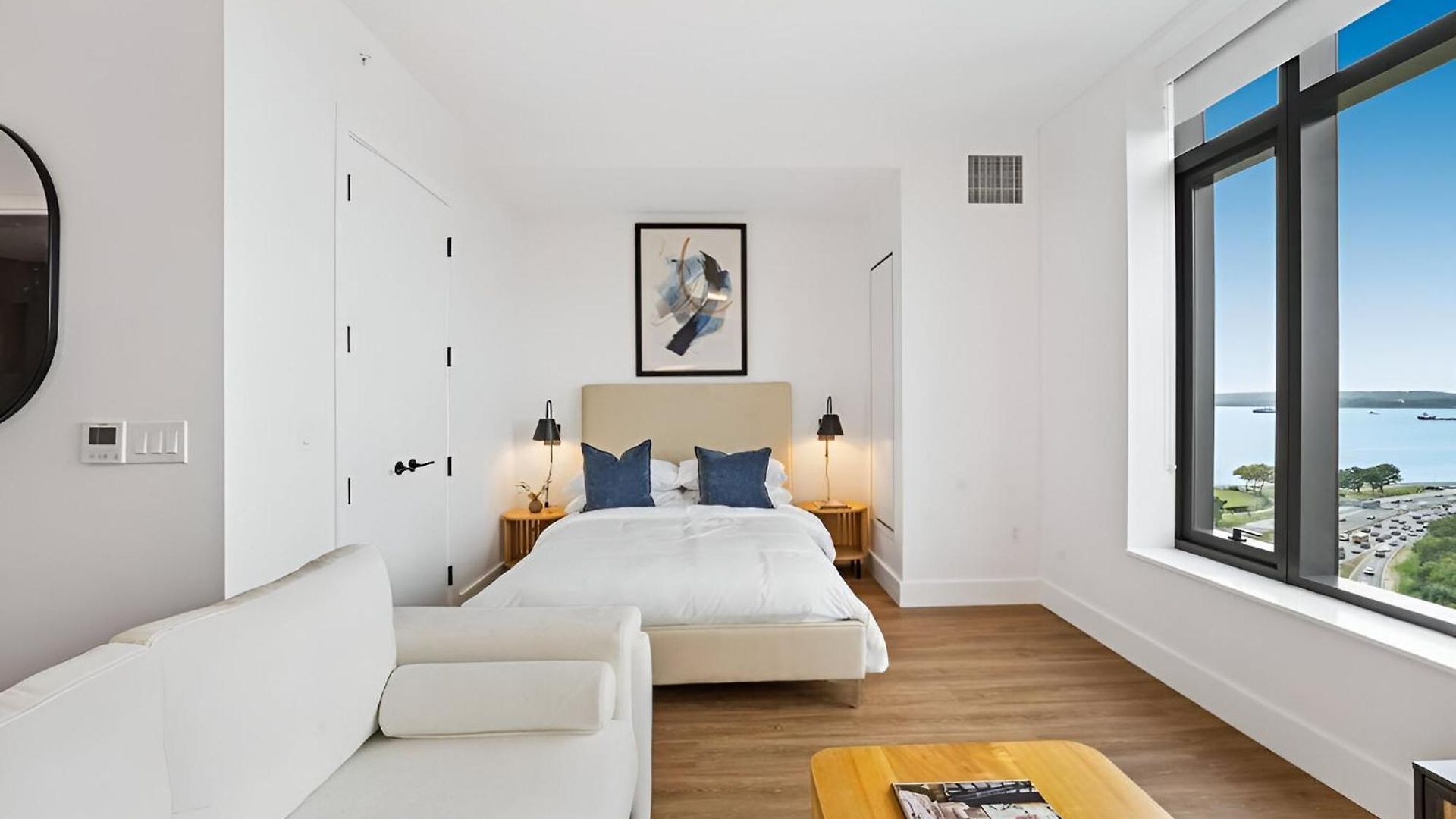 Posh With Luxe Amenities In Prime Location! New York