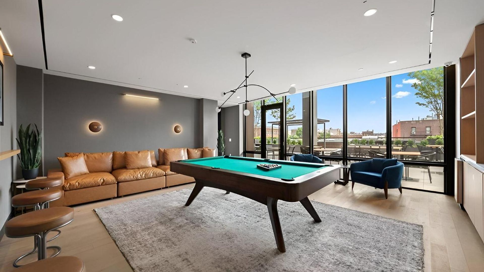 Posh With Luxe Amenities In Prime Location! *