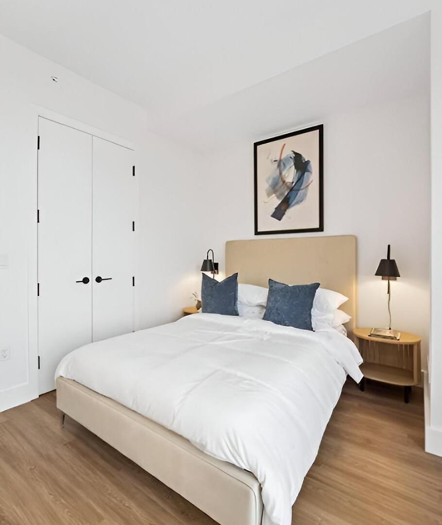 Apartment Posh With Luxe Amenities In Prime Location! New York