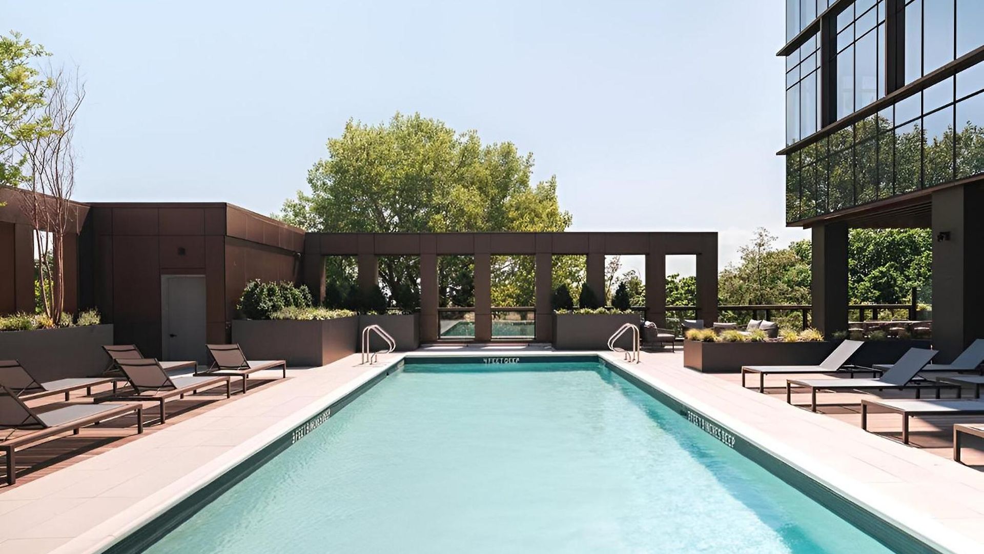 Apartment Posh With Luxe Amenities In Prime Location! New York