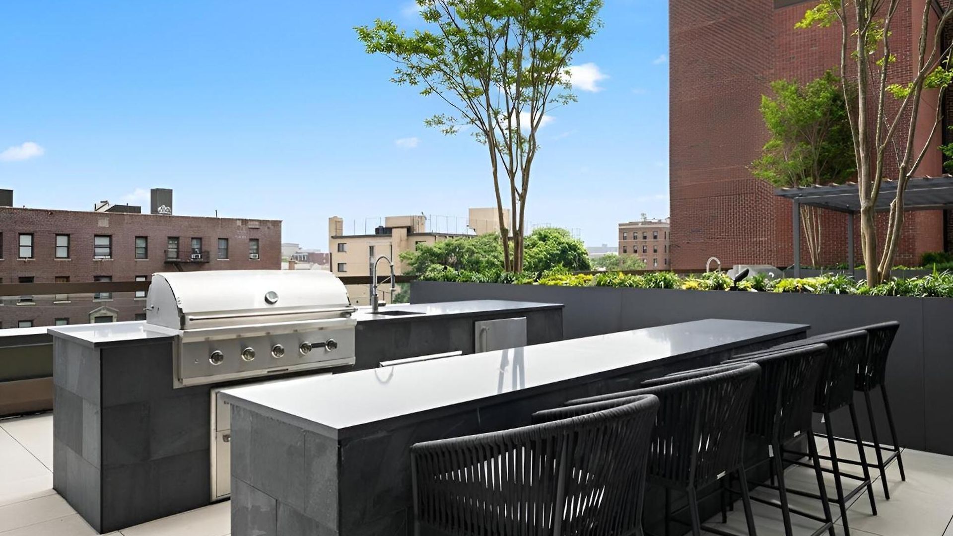 Posh With Luxe Amenities In Prime Location! *
