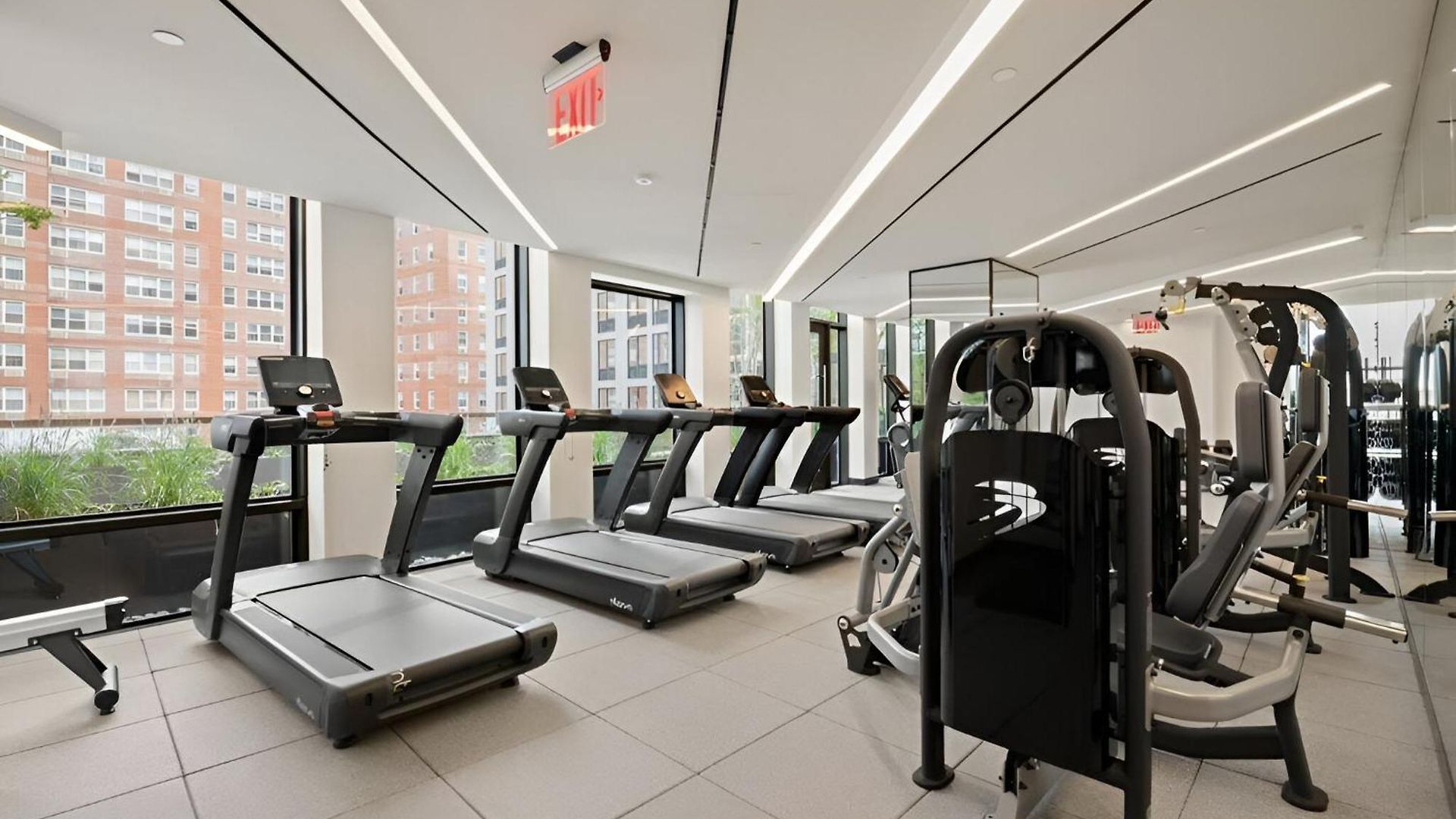 Apartment Posh With Luxe Amenities In Prime Location! New York
