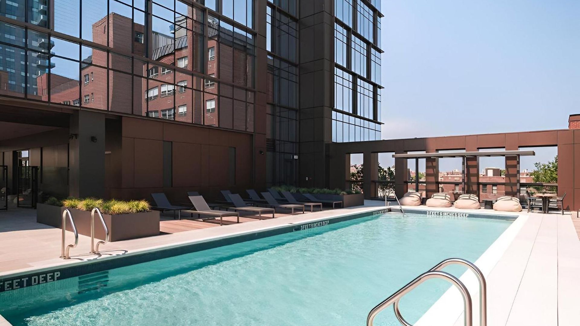 Posh With Luxe Amenities In Prime Location! New York