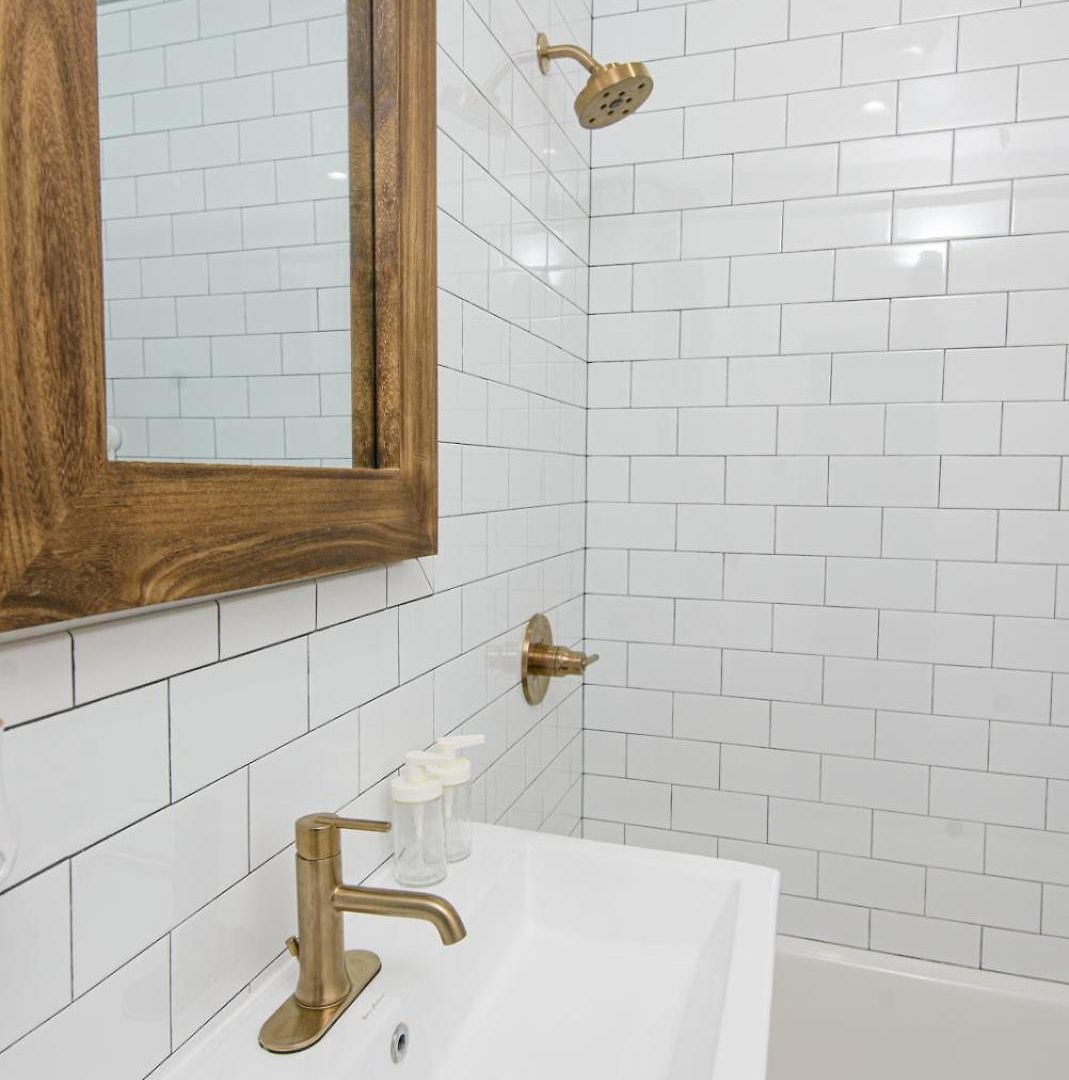 Bright & Spacious 3-bedroom In Vibrant Bushwick! Apartment *