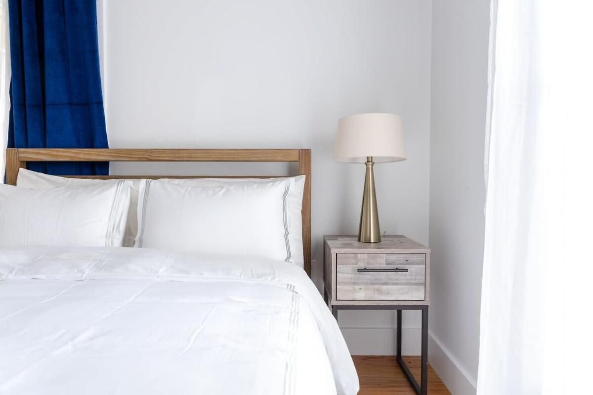323-2 Spacious 2br Williamsburg *