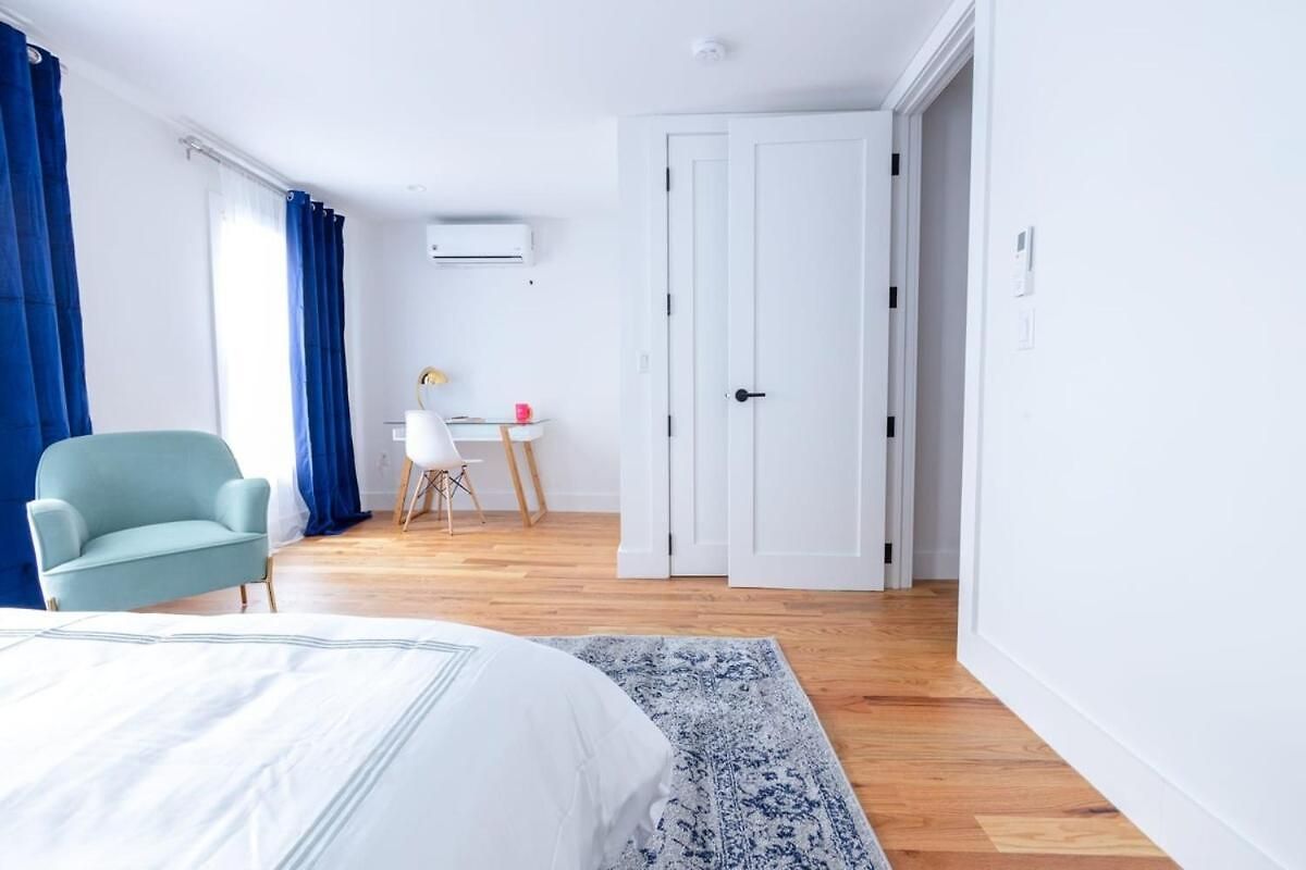 323-2 Spacious 2br Williamsburg Apartment