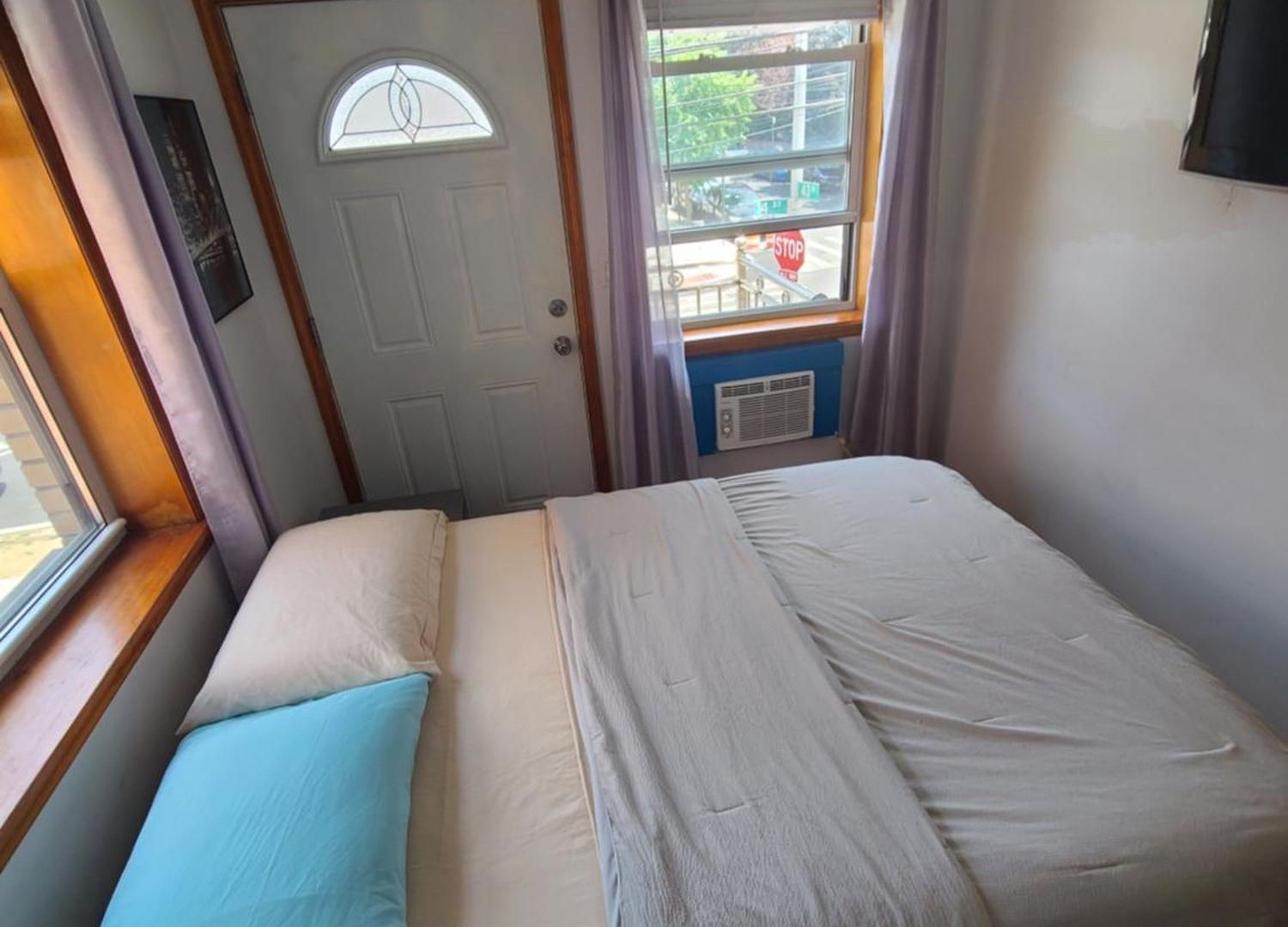Woodside Homestay *