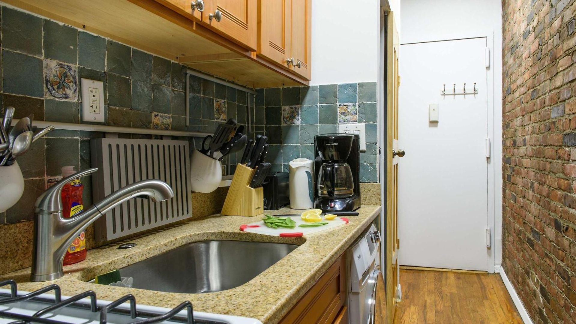 26-3a Gramercy W D Outdoor Courtyard * New York