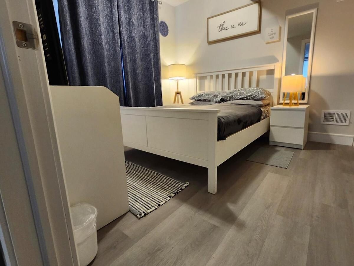 Rated - Upscale-cozy-stylish-affordable - Free Parking *