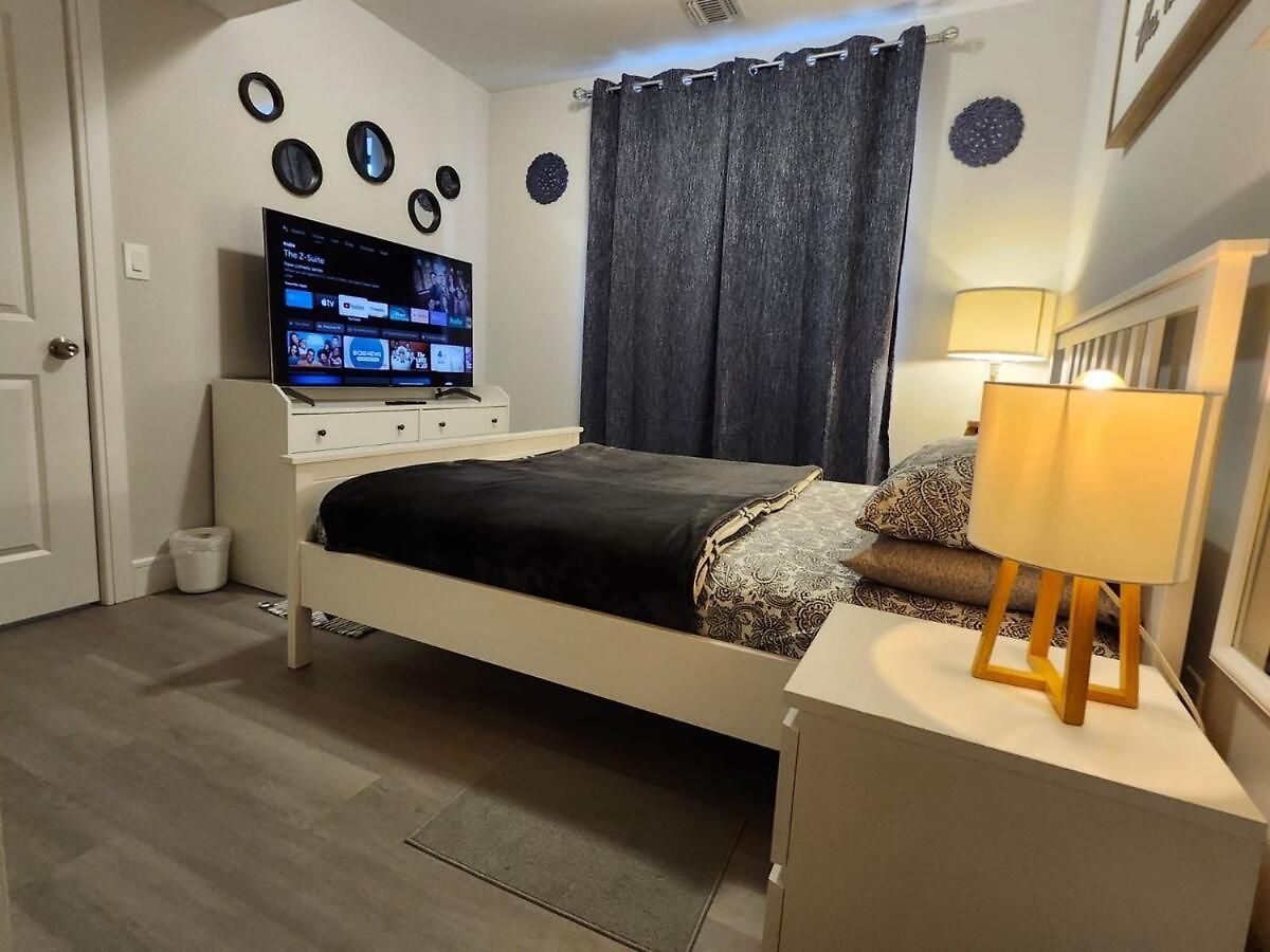 Rated - Upscale-cozy-stylish-affordable - Free Parking New York