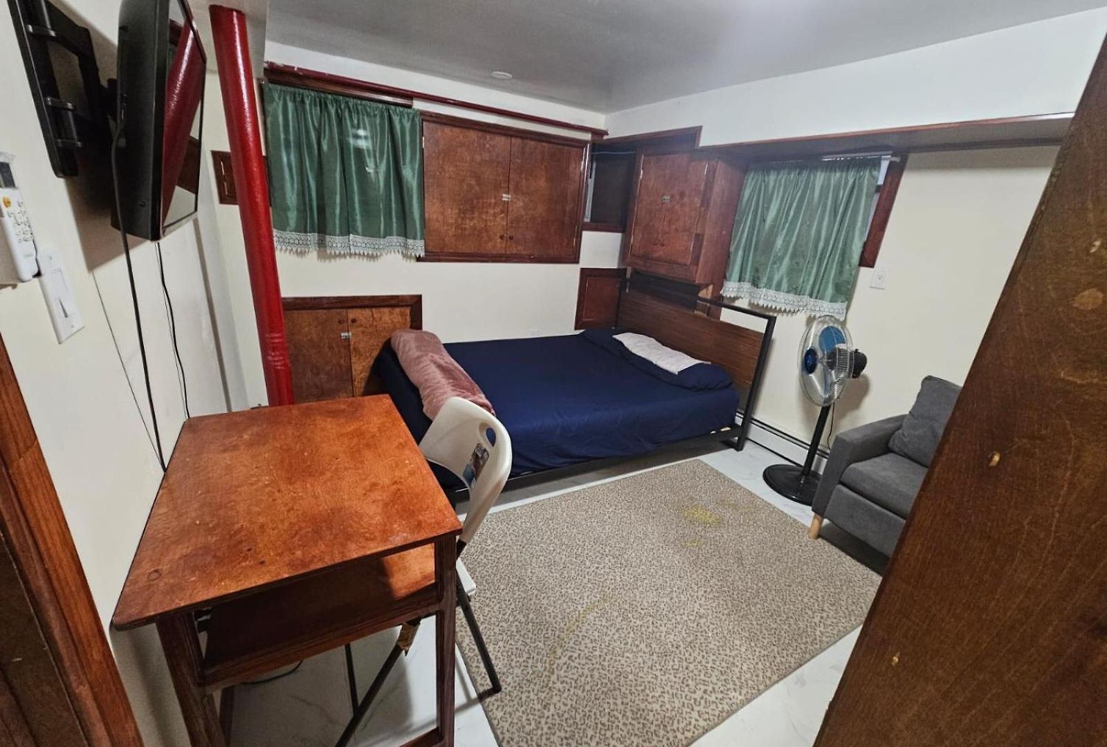 Apartment Mukbul & Nesa Llc