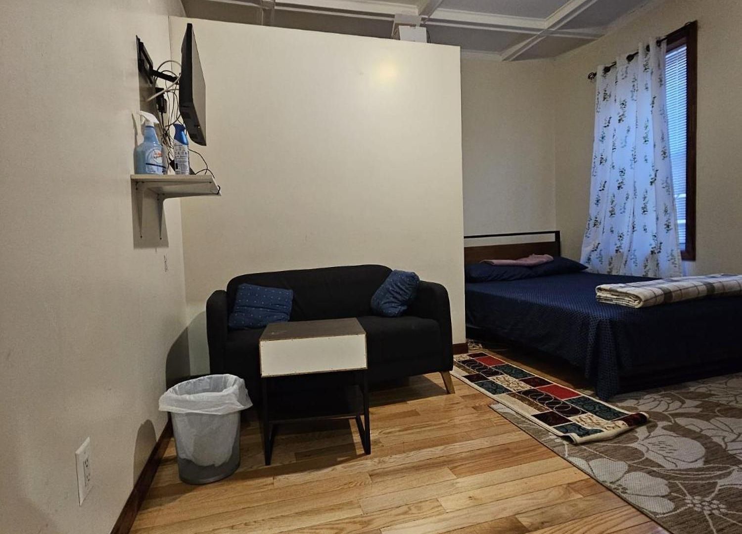 Apartment Mukbul & Nesa Llc