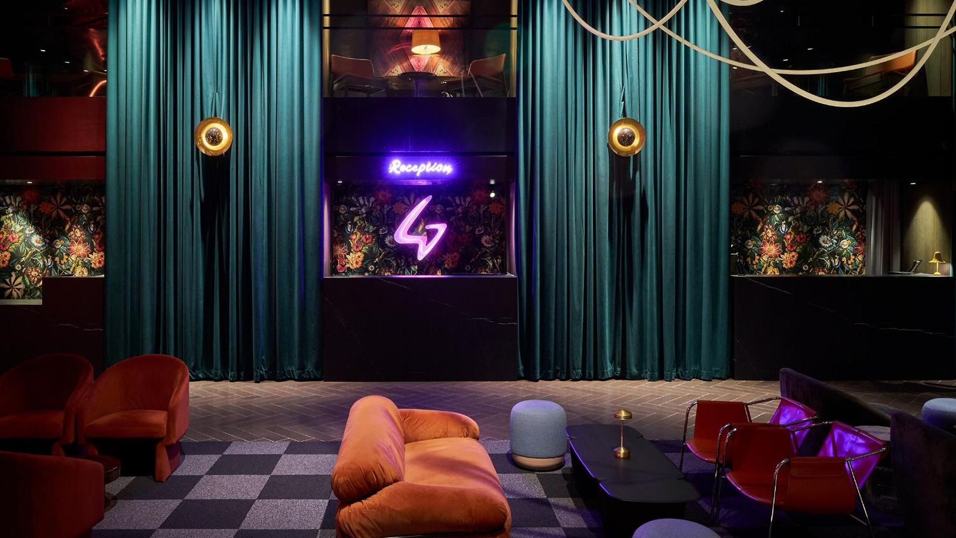 Paramount Times Square - A Generator 4*