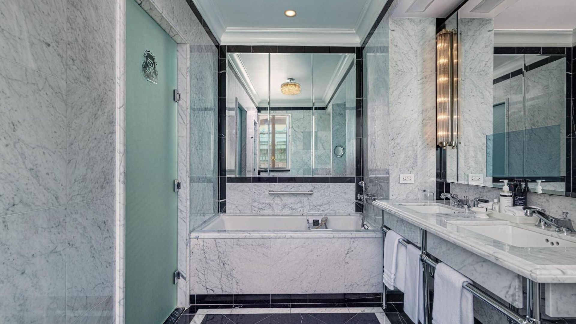 The St. Regis 5*