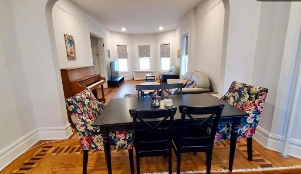 Gorgeous Victorian House!! Entire In Sam's