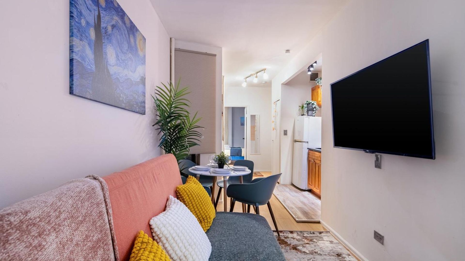 2 Bedroom Paradise In Hells Kitchen Manhattan Apartment