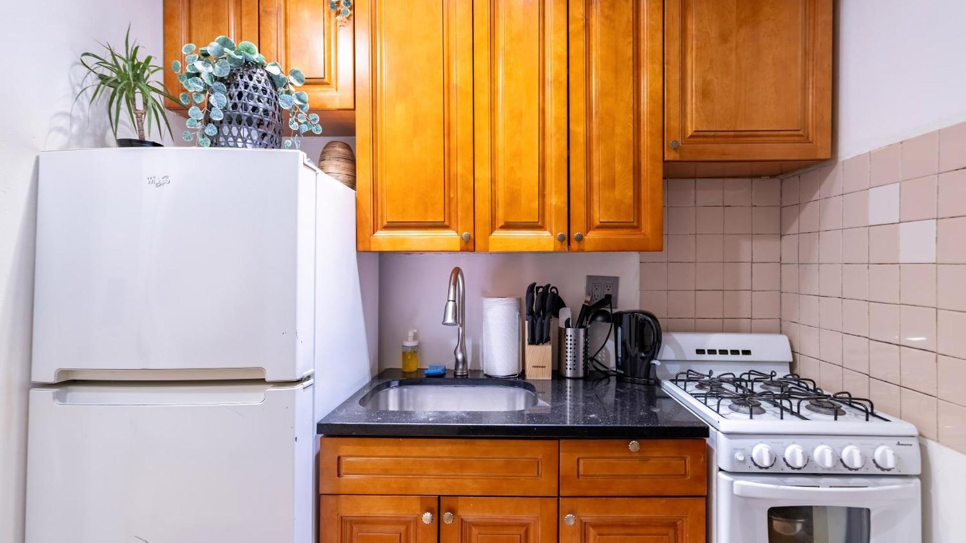 2 Bedroom Paradise In Hells Kitchen Manhattan New York