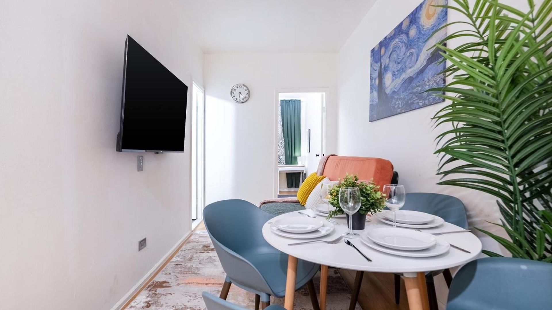 2 Bedroom Paradise In Hells Kitchen Manhattan * New York
