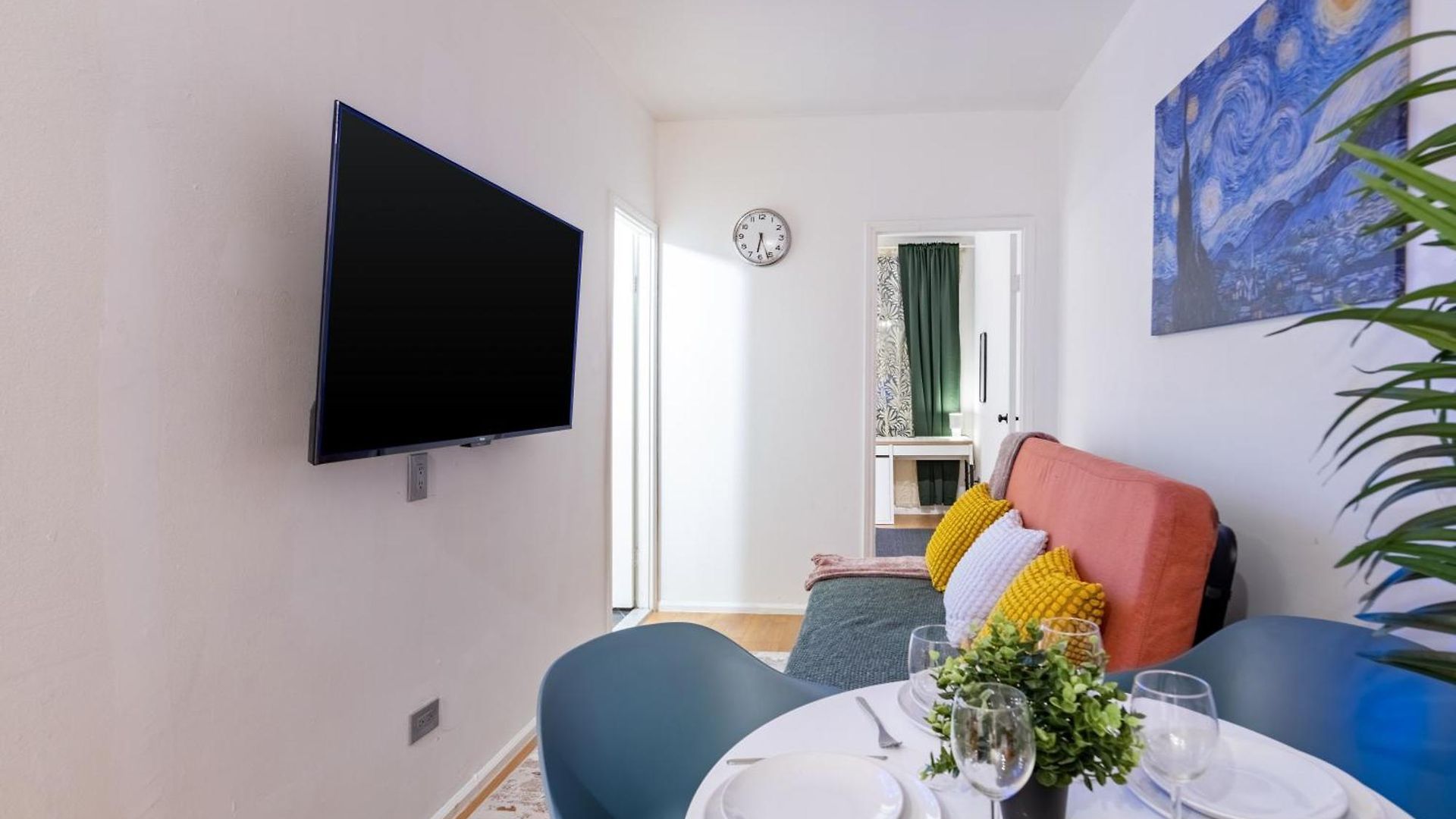 Apartment 2 Bedroom Paradise In Hells Kitchen Manhattan *