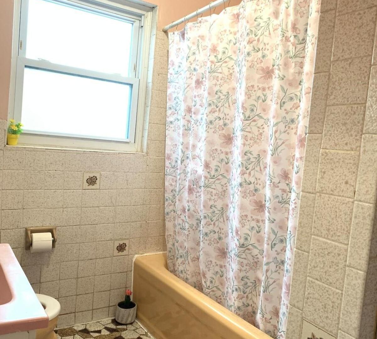 Cheerful 2 Bed In Heart Of Queens