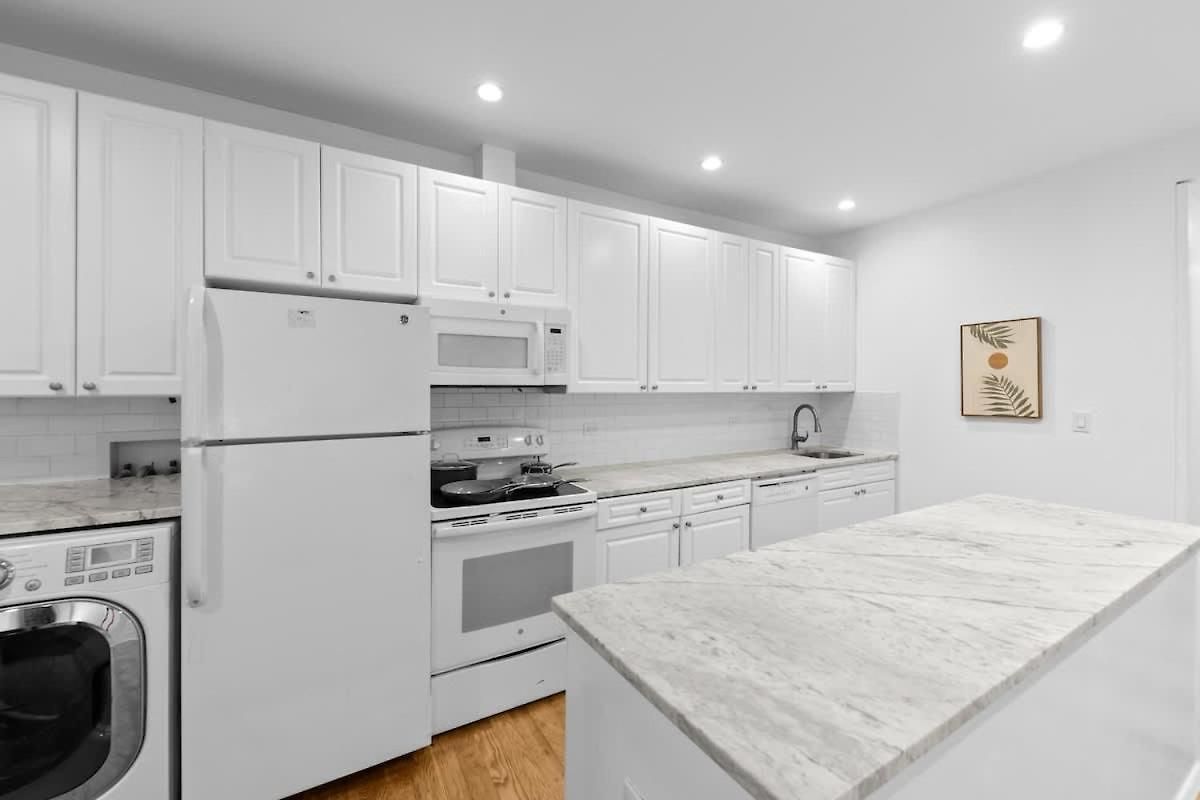 105-1b 4br In The Heart Of The East Village
