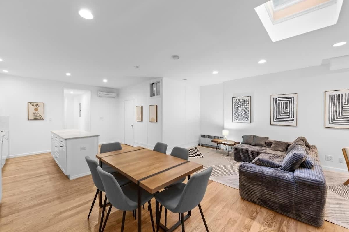 105-1b 4br In The Heart Of The East Village Apartment New York