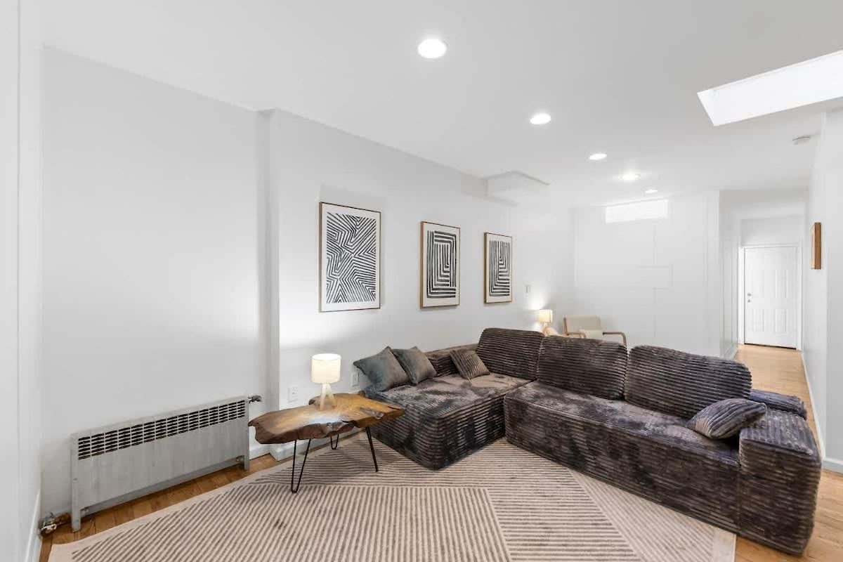 105-1b 4br In The Heart Of The East Village *