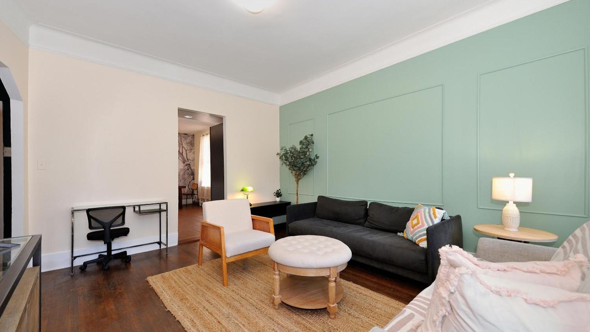Apartment 5 Bedroom 2 Bath Full Floor Midtown *