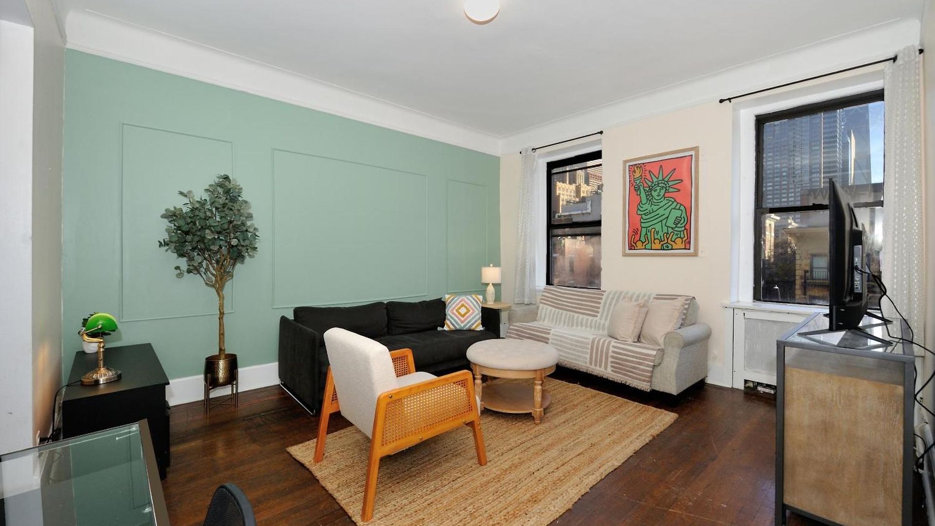 Apartment 5 Bedroom 2 Bath Full Floor Midtown