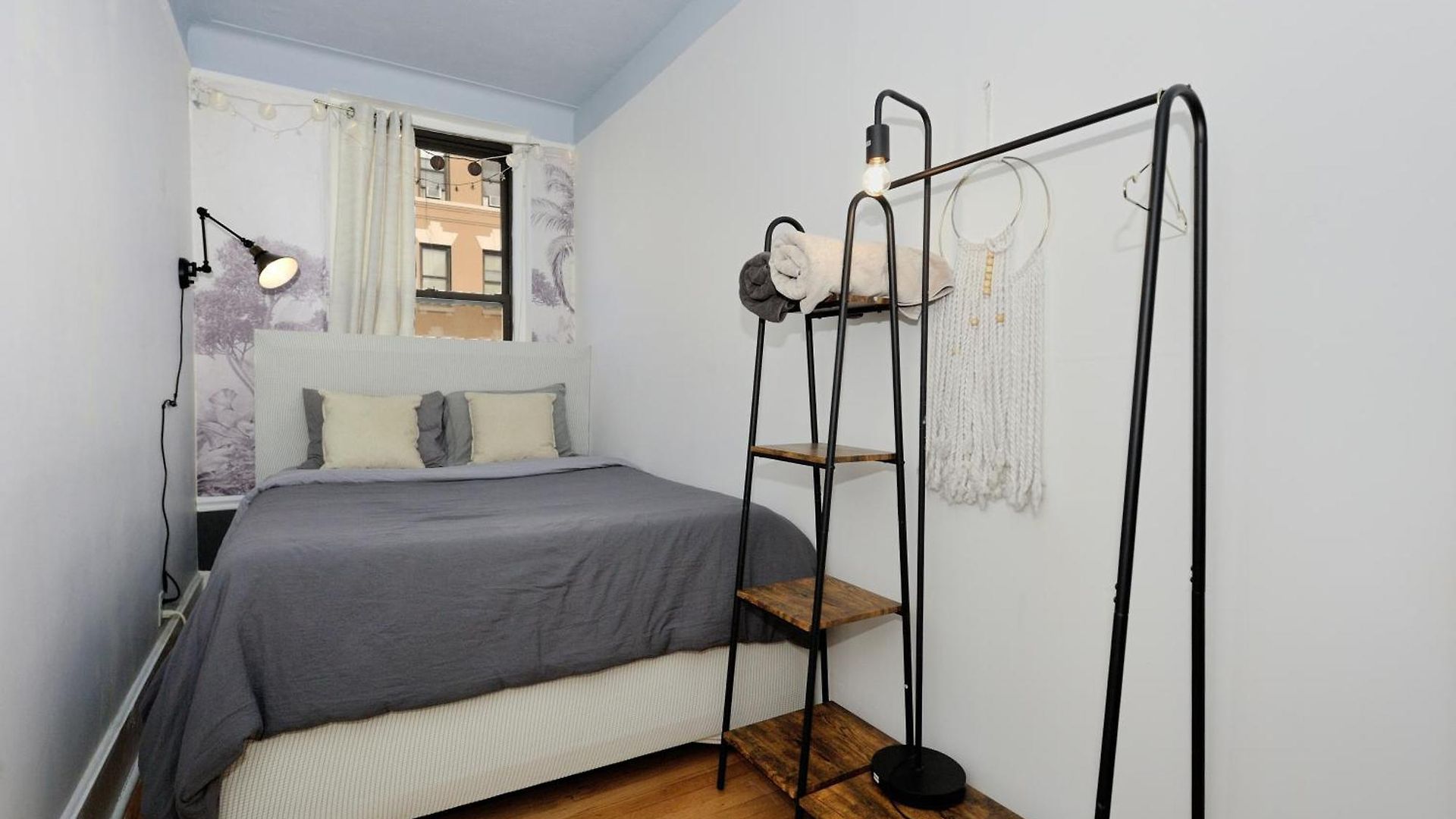 Apartment 5 Bedroom 2 Bath Full Floor Midtown