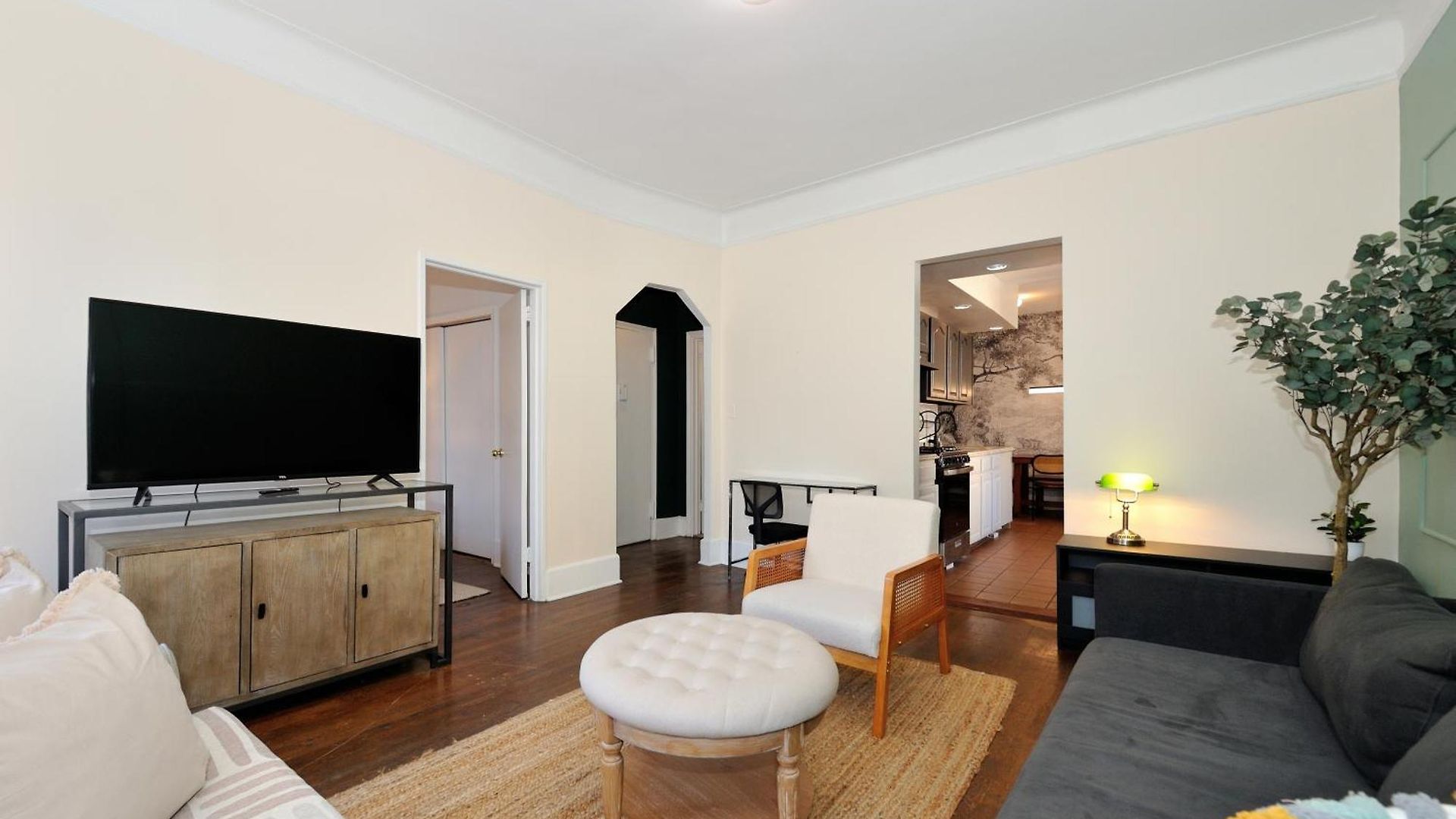 5 Bedroom 2 Bath Full Floor Midtown New York