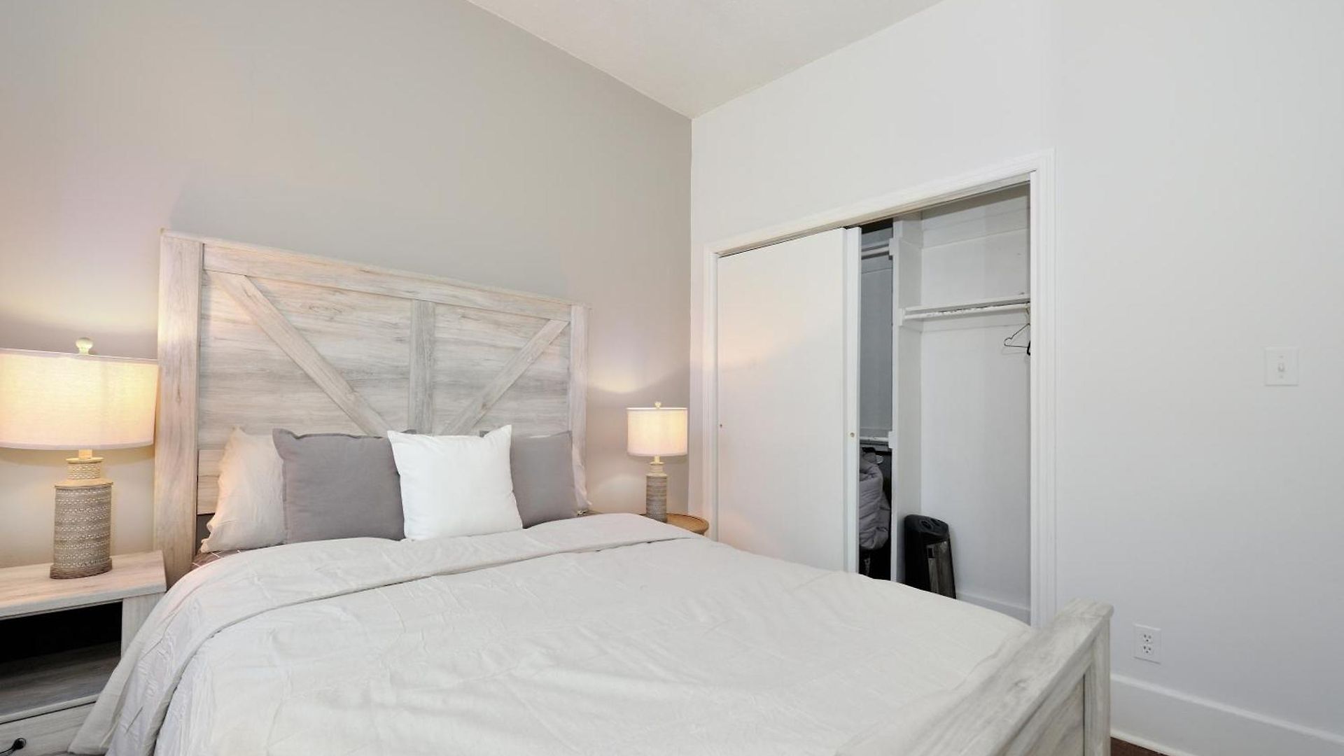 5 Bedroom 2 Bath Full Floor Midtown Apartment New York