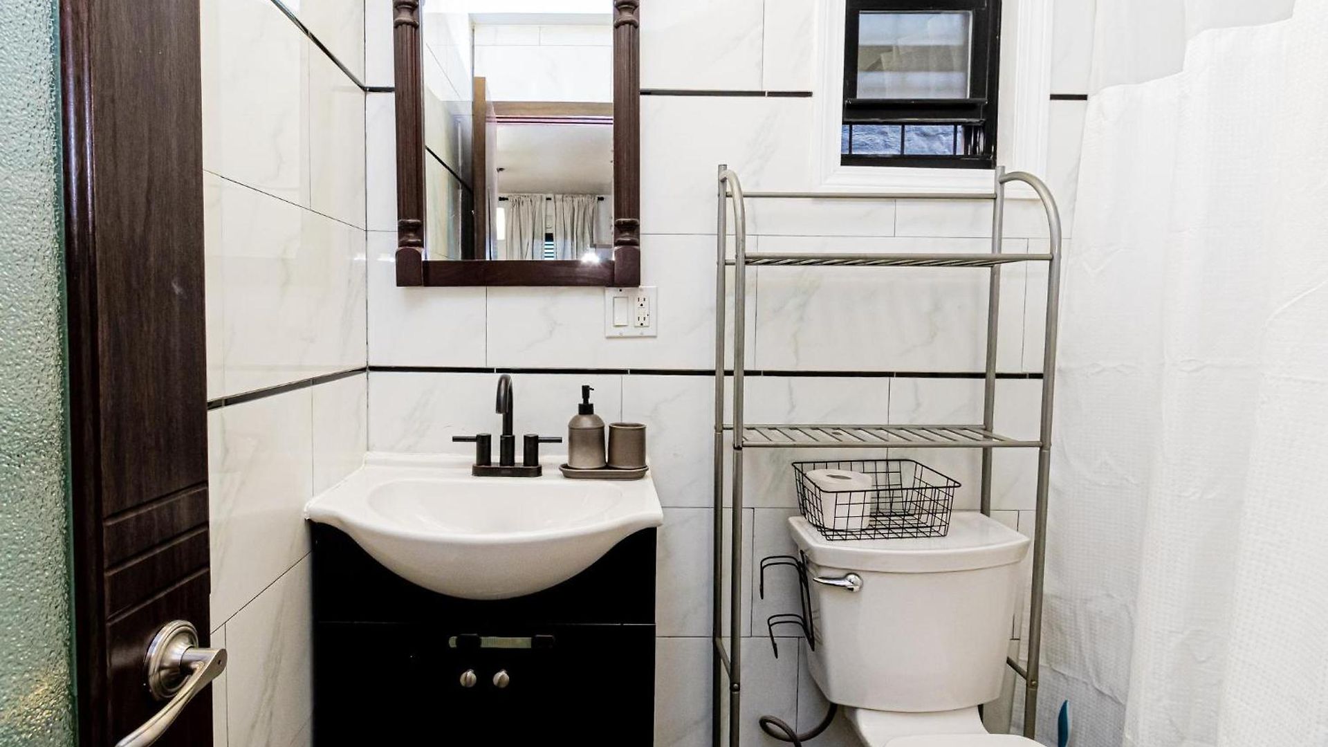 Luxury In The Heart Of Brooklyn Apartment *