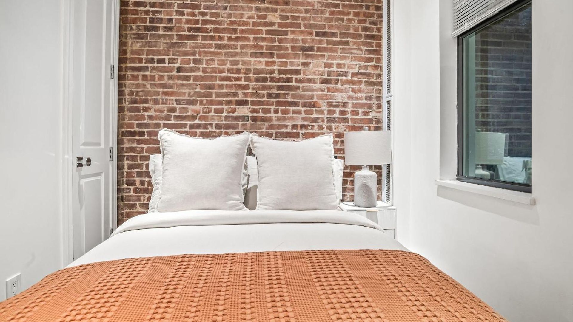 Charming Midtown 3bd 1 Bath Near Times Square & Park Apartment
