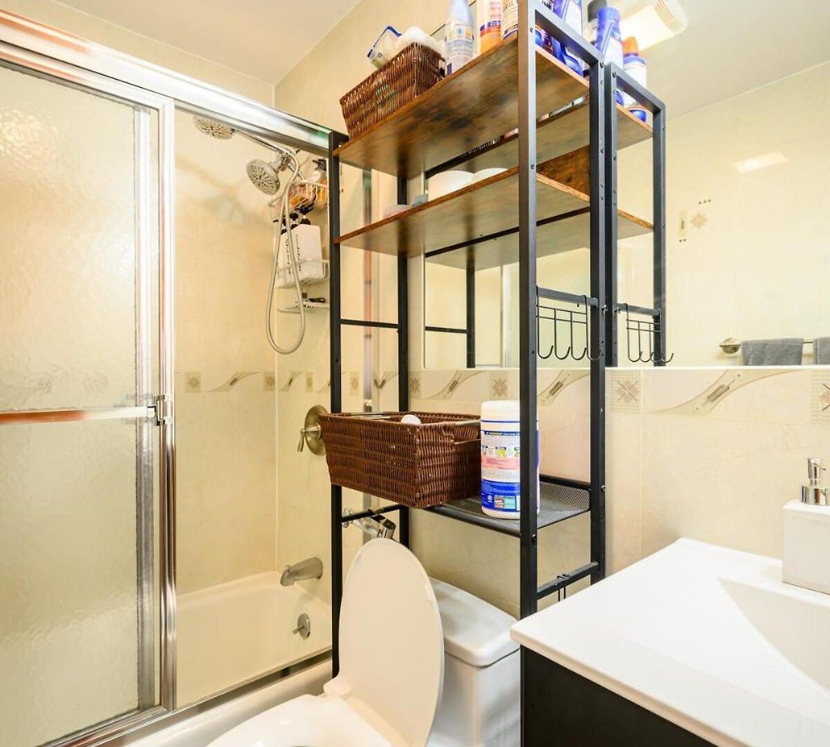 Homestay Large Private & Private Bathroom, Laguardia Airport 10min
