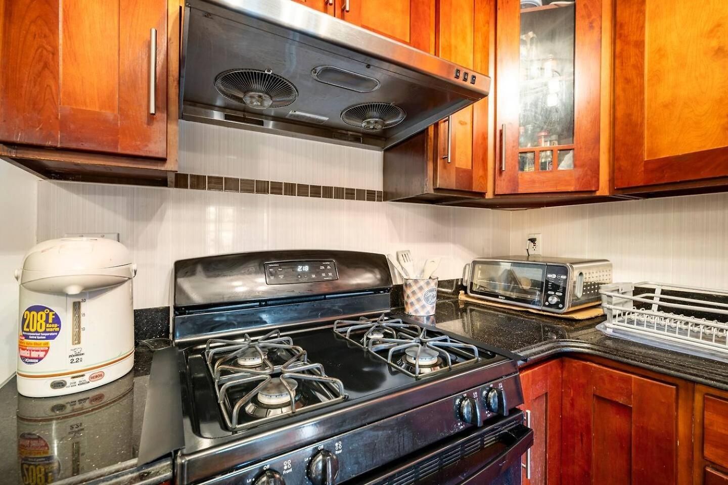 Location In Queens, Everything Is Near By, Private Room, Laguardia Airport 10min New York