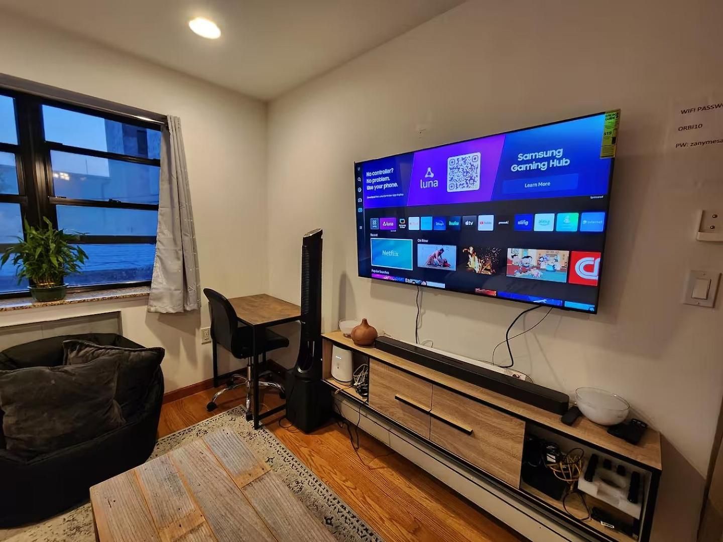 Location In Queens, Everything Is Near By, Private Room, Laguardia Airport 10min New York