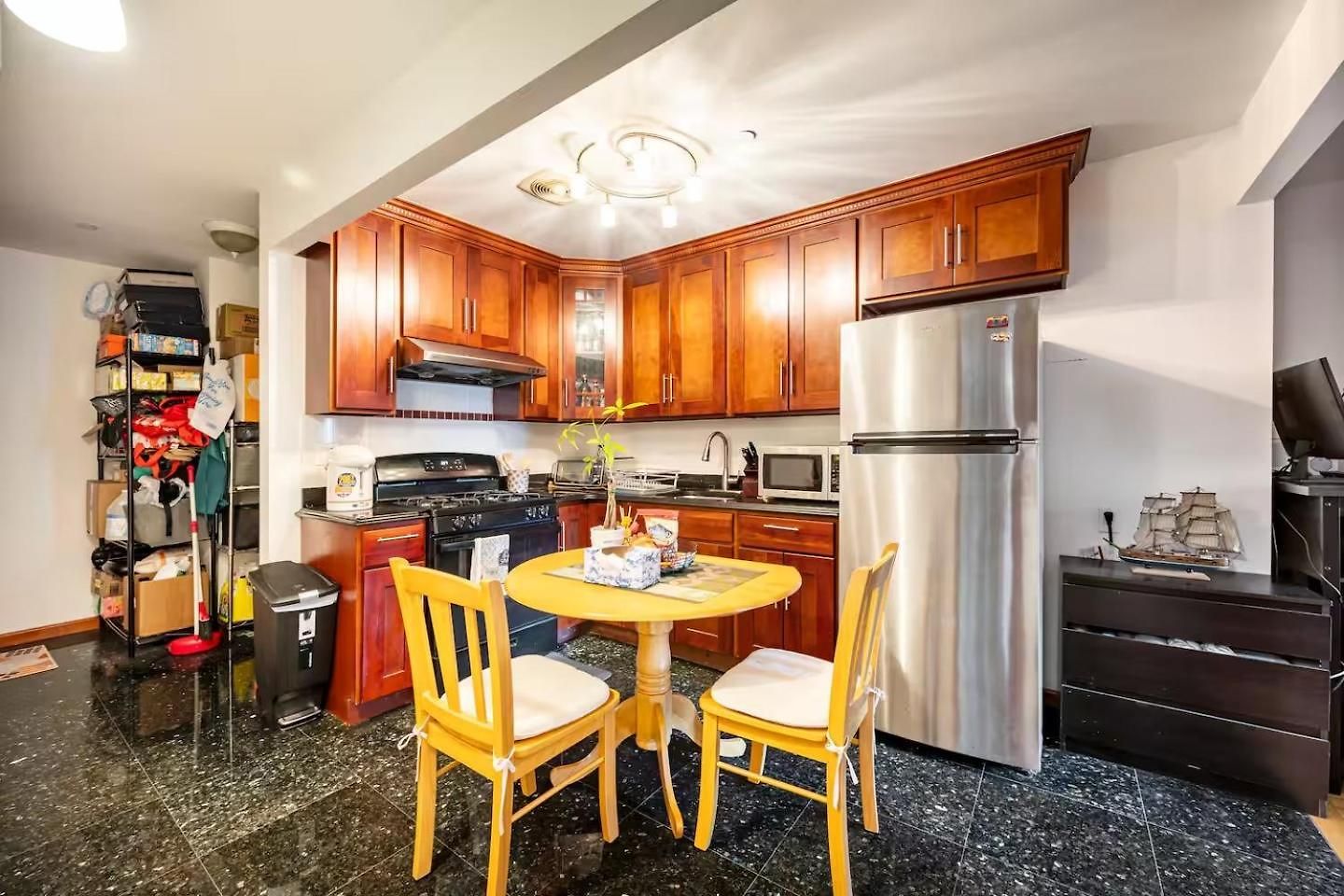 Homestay Location In Queens, Everything Is Near By, Private Room, Laguardia Airport 10min