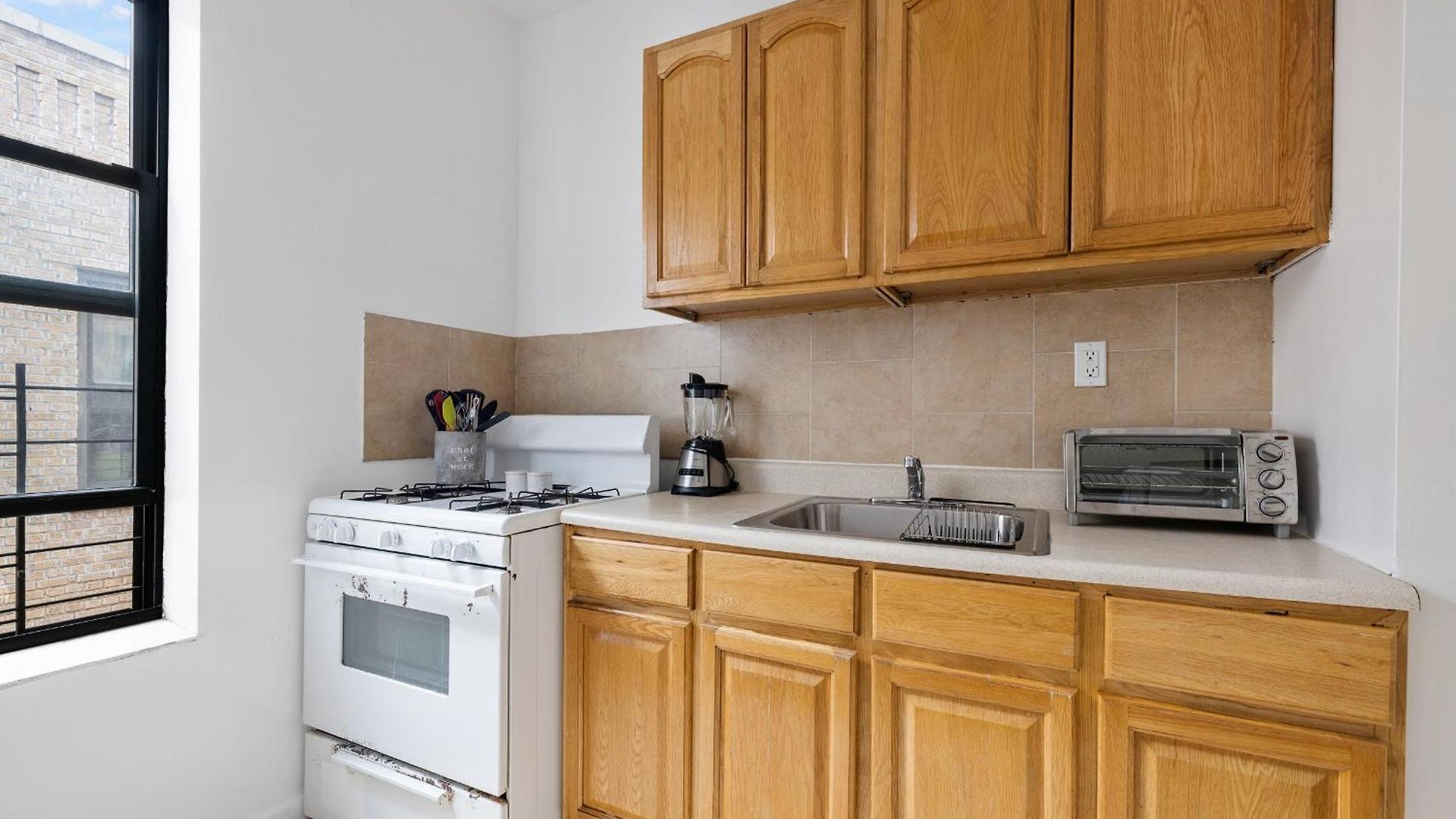 Live In Upper Manhattan On Budget Apartment New York