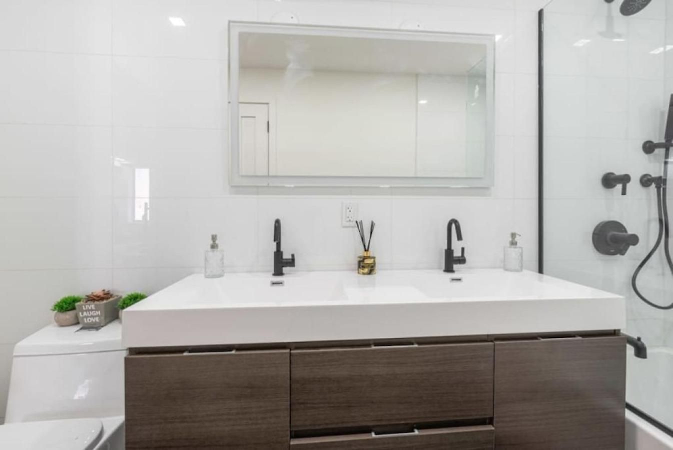 Apartment 3br Penthouse With Massive Private Rooftop New York