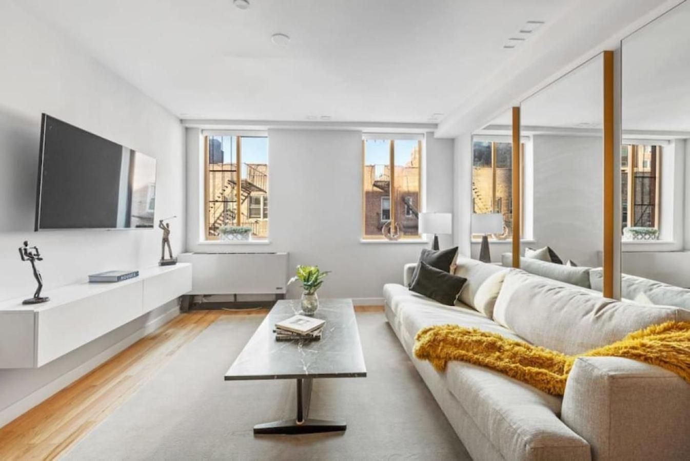 3br Penthouse With Massive Private Rooftop *