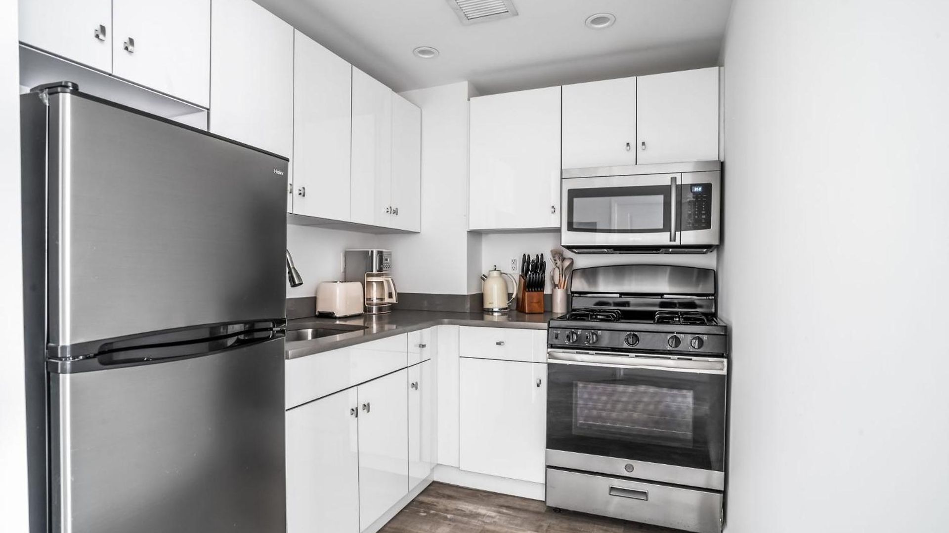 Chic Midtown 2bedroom Cozy & Modern Retreat In Hells Kitchen