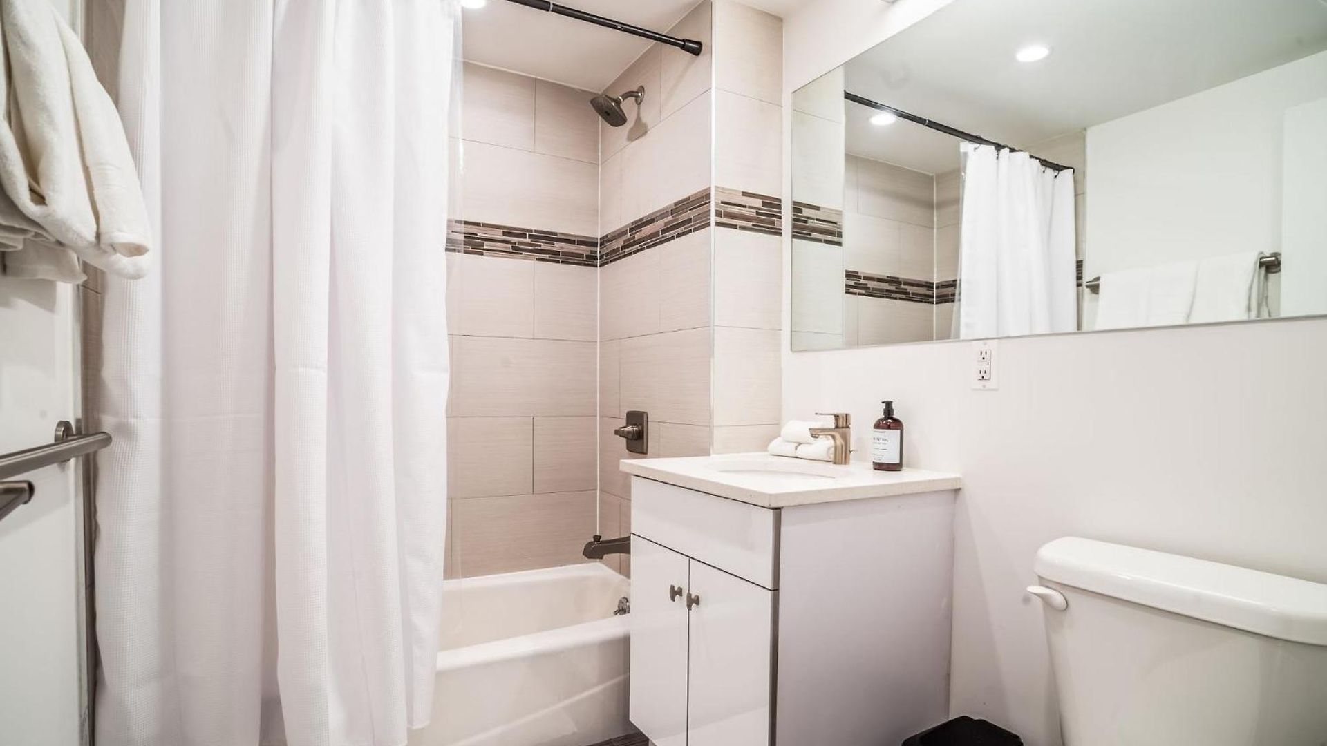 Chic Midtown 2bedroom Cozy & Modern Retreat In Hells Kitchen