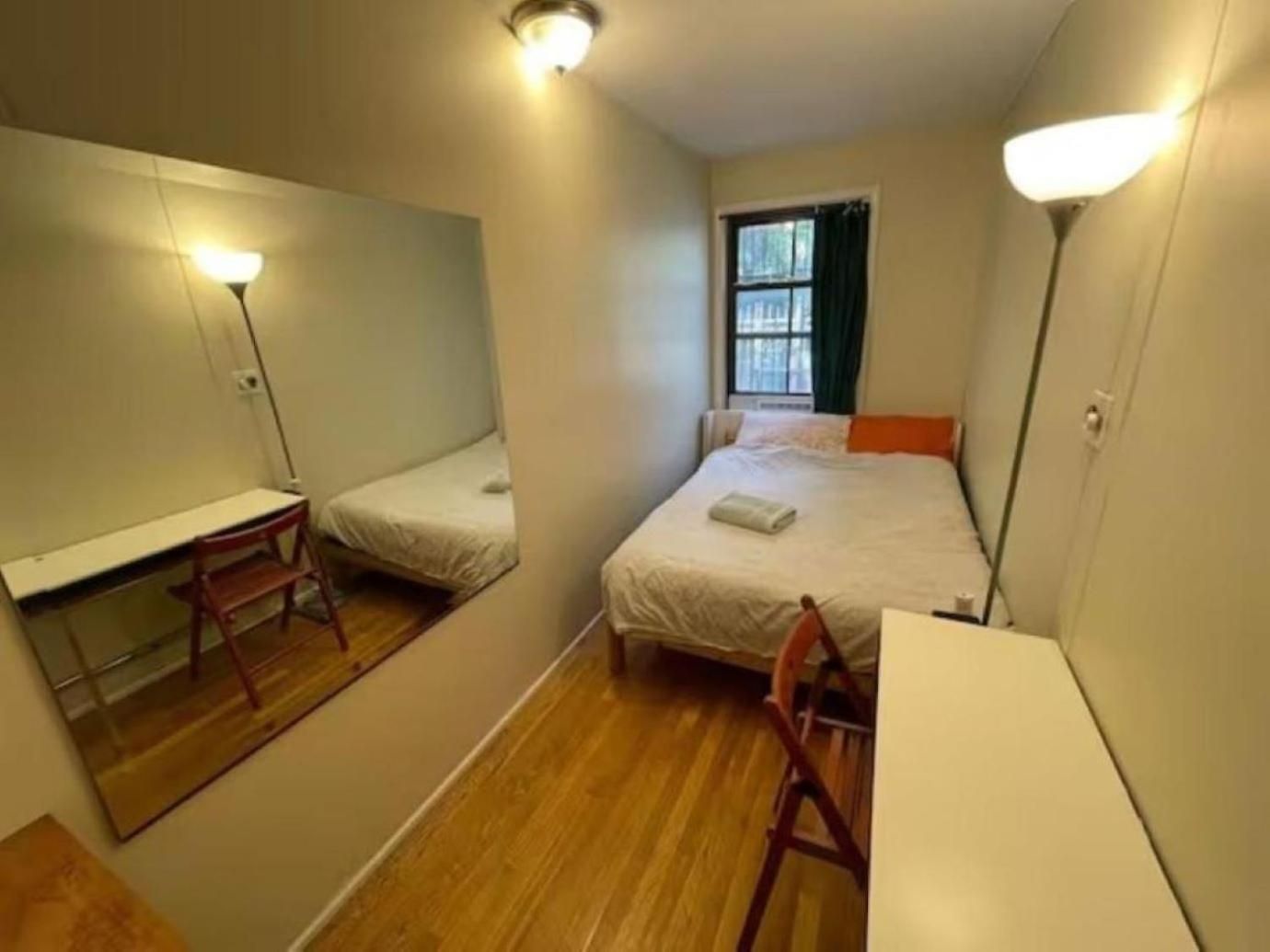 Ground Floor Williamsburg Private Bedroom Near Subway Homestay