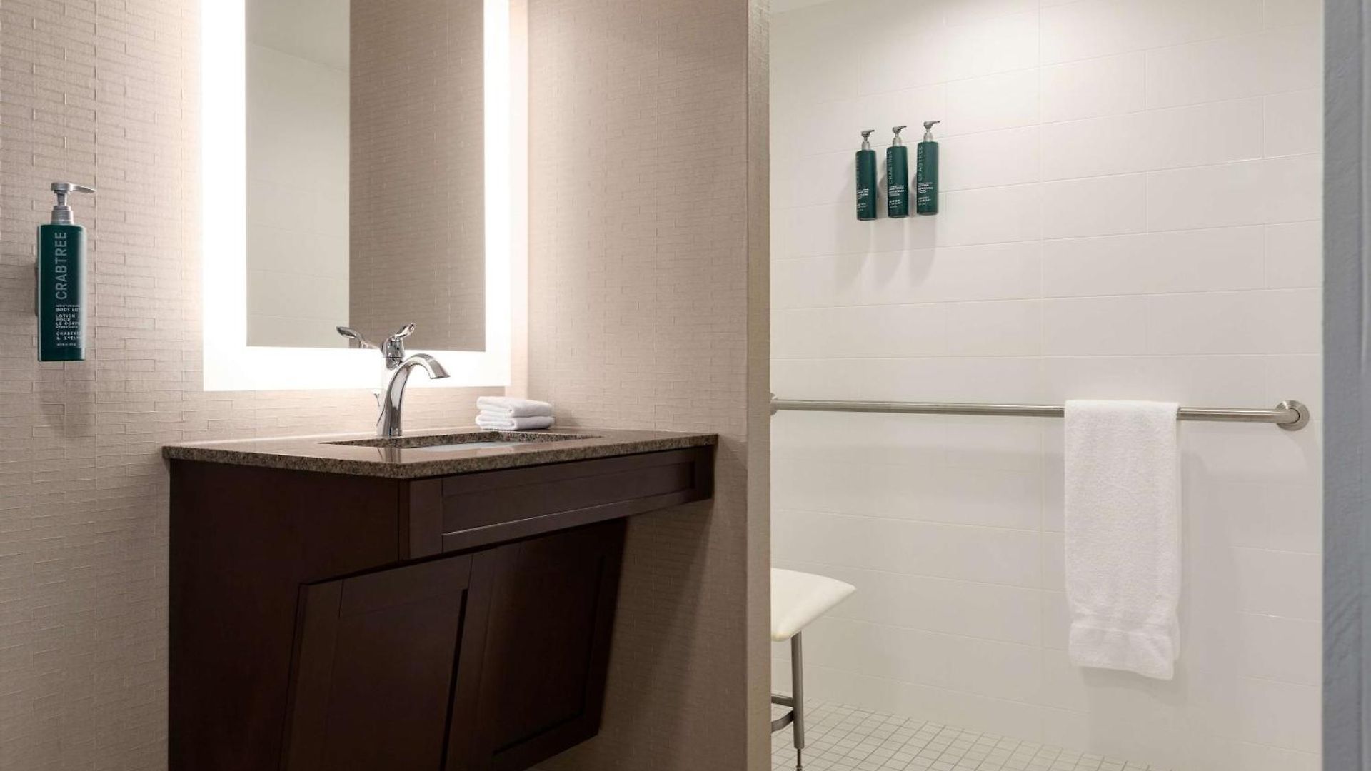 Doubletree By Hilton New York-laguardia Hotel