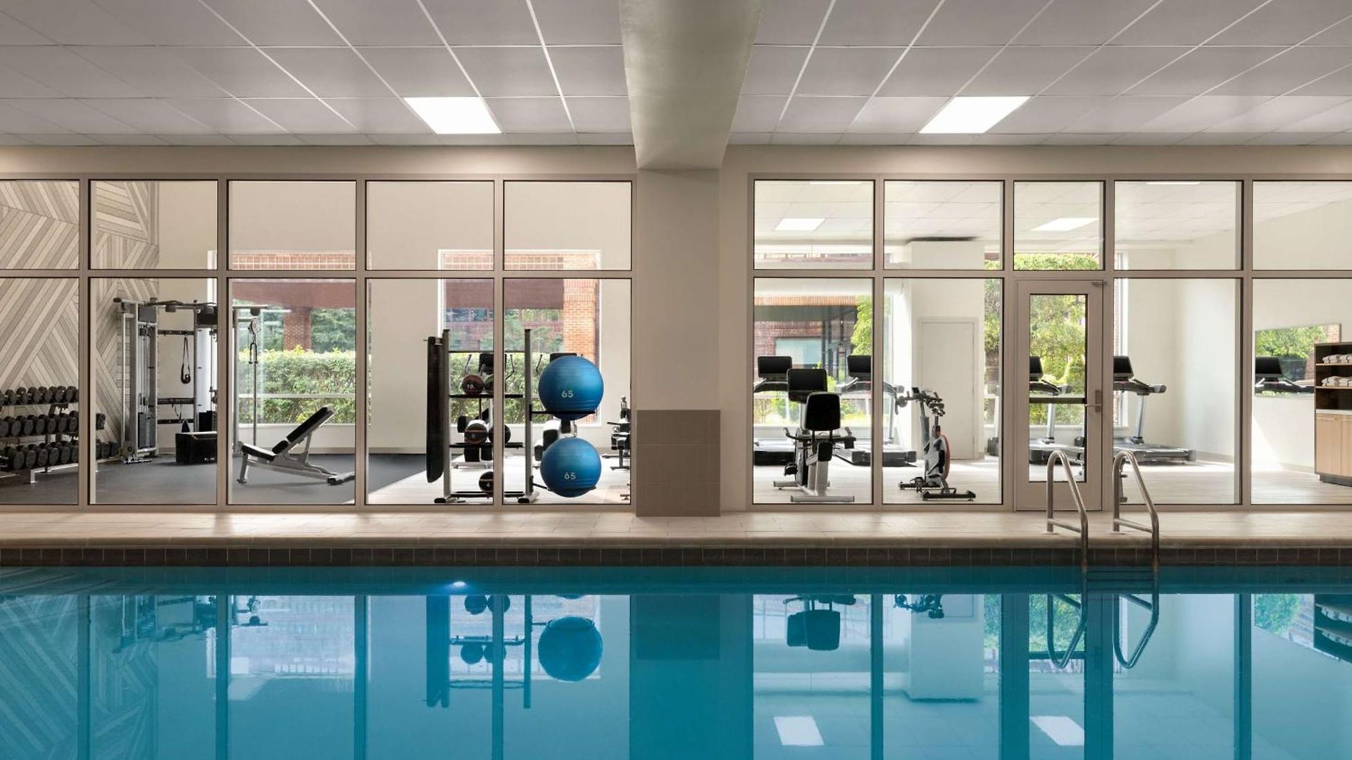 Hotel Doubletree By Hilton New York-laguardia