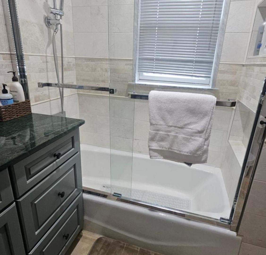 Luxury Hotel-style In Queens, * New York
