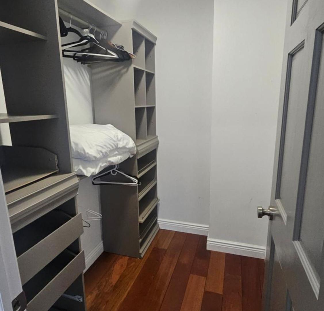 Luxury Hotel-style In Queens, *